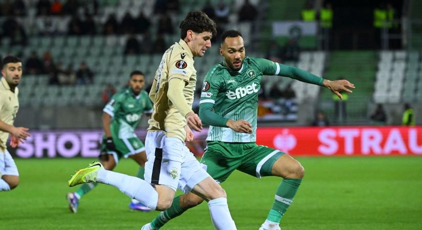 Rögtön látszódott, hogy nagy a baj: borzalmas sérülést szenvedett a Fradi magyarja