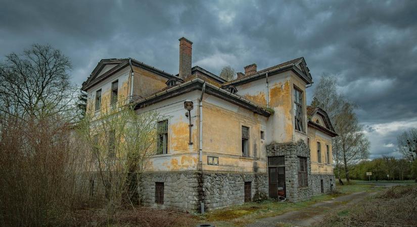 Valaha több száz ember dolgozott itt: így néz ki ma az ászári keményítőgyár  Fotó, videó
