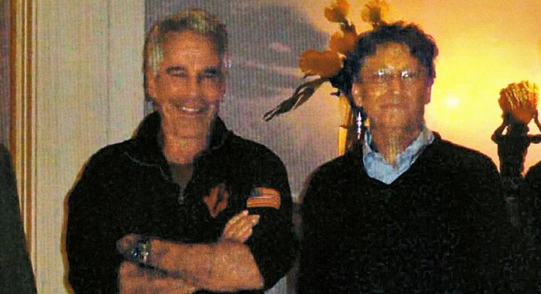 Bill Gates elnézést kért, amiért felbukkan az Epstein-aktákban