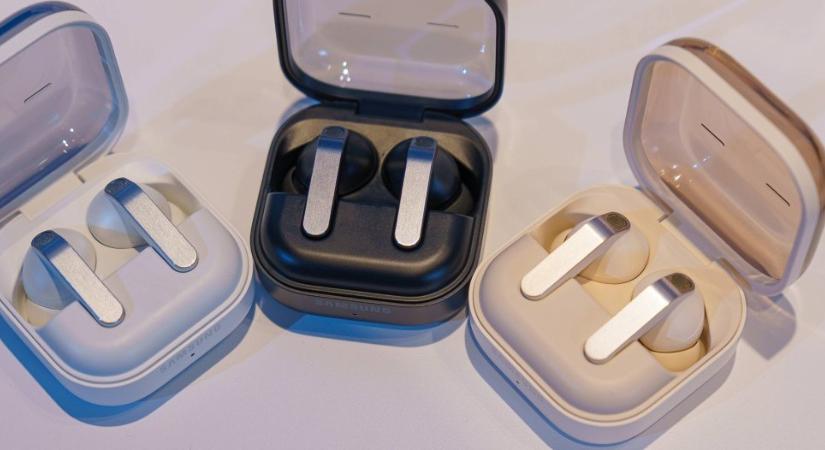 Bemutatkozott a Samsung Galaxy Buds4 és Buds4 Pro vezeték nélküli fülhallgató