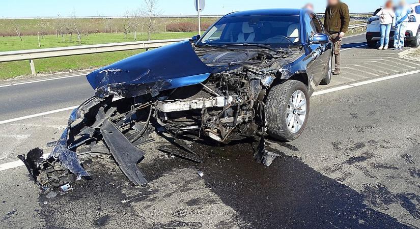 Súlyos baleset a 47-esen, Orbán Viktor Csongrádon tartott teltházas fórumot