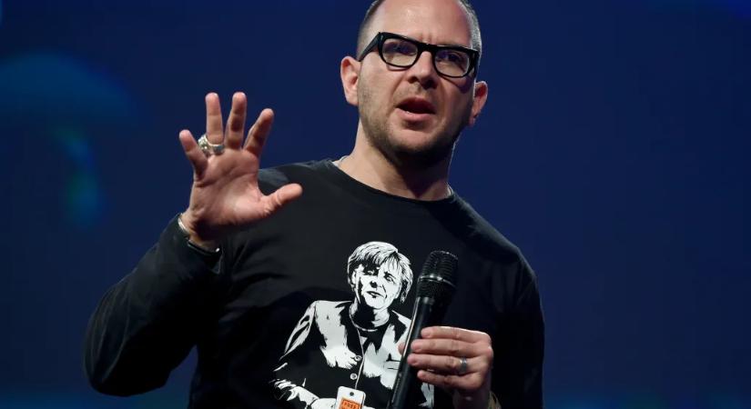 A nagyvállalatok azért bántanak téged, amiért a kutyád a heréit nyalogatja: mert megtehetik