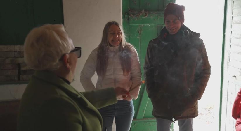 „Ettől nem csak mi égtünk ki” – Füstölő szeánsszal sokkolta Házasodna a gazda egykori társkeresőjét az Ingatlanvadász