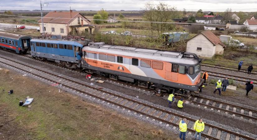 A sápi vonatbeleset mozdonyvezetője elismerte, hogy elaludt, de a büntetőjogi felelősségét tagadta a bíróságon