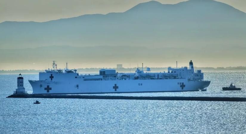 Hajóipari remekmű Trump Grönlandra küldött kórházhajója, mutatjuk, hol jár most