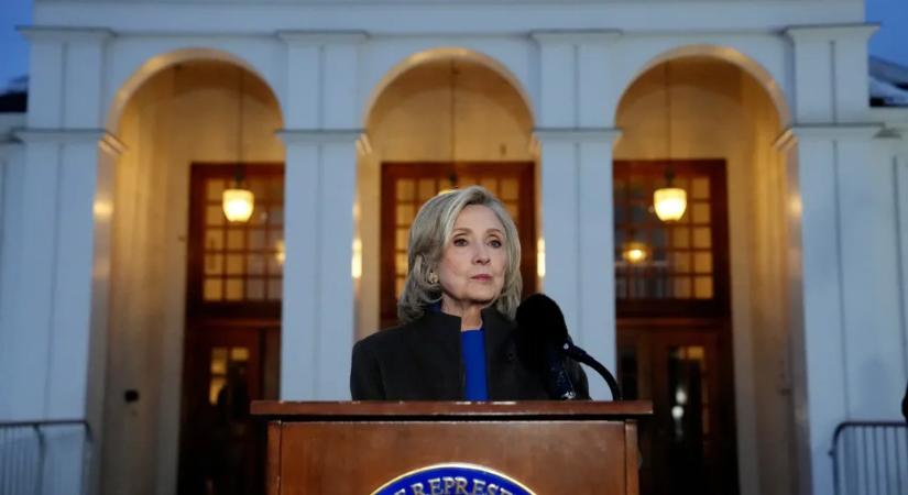 Sunyi fotó miatt szakadt meg Hillary Clinton Epstein-meghallgatása