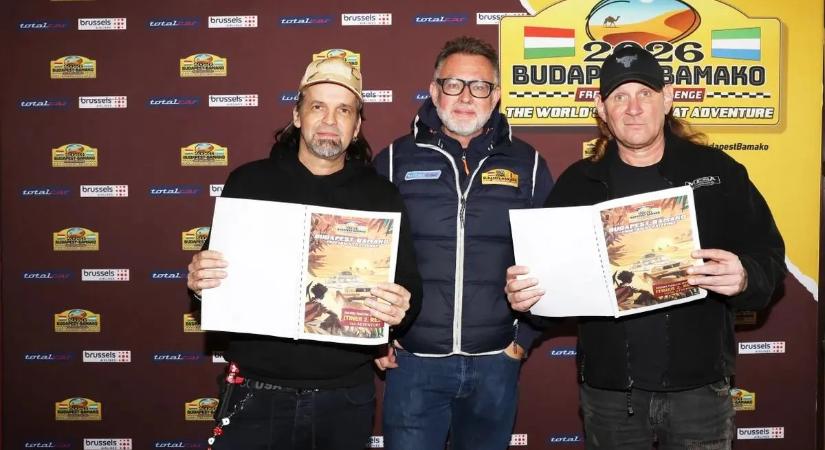 Hamis rendszám, sáskajárás és sivatagi káosz – Így nyomul a Tankcsapda a Bamakón