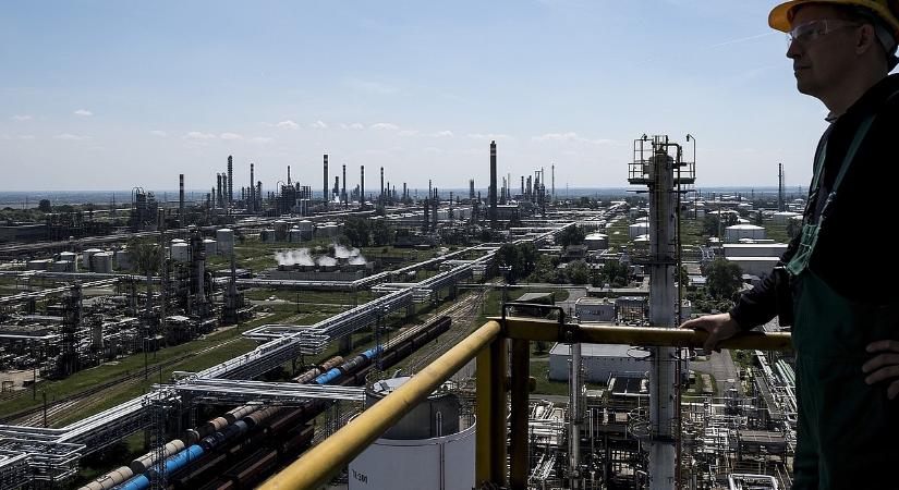 Tizenöt százalékot esett a Mol a csúcsról – érdemes beszállni?