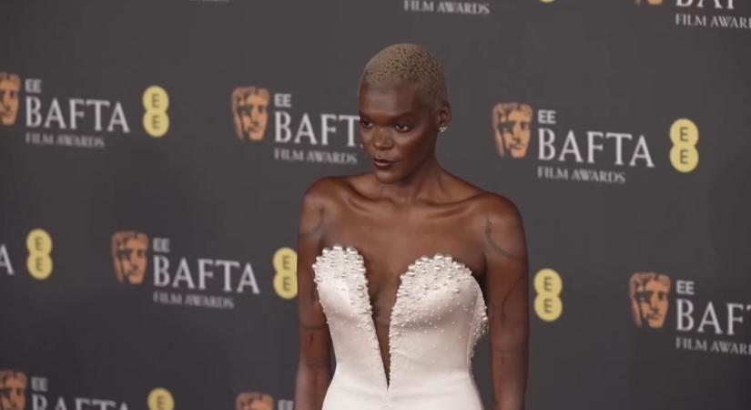 Egészséges vagy veszélyes? A 90-es évek testideálja visszatér a divatba