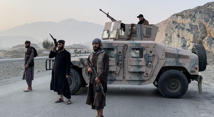 Újra egymást lövi Pakisztán és Afganisztán, Kabult is légicsapás érte