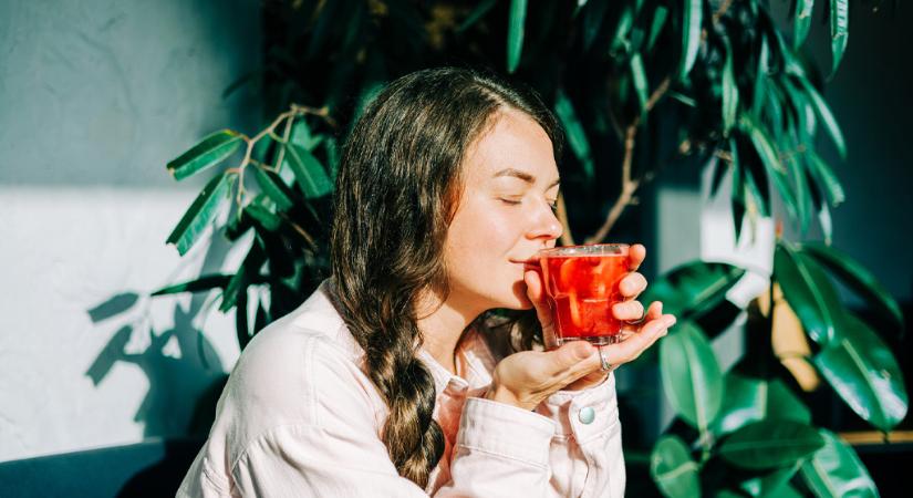 Belgyógyász: gyógyszer nélkül csökkenti a koleszterinszintet, ha reggelente ezt a gyümölcslevet iszod