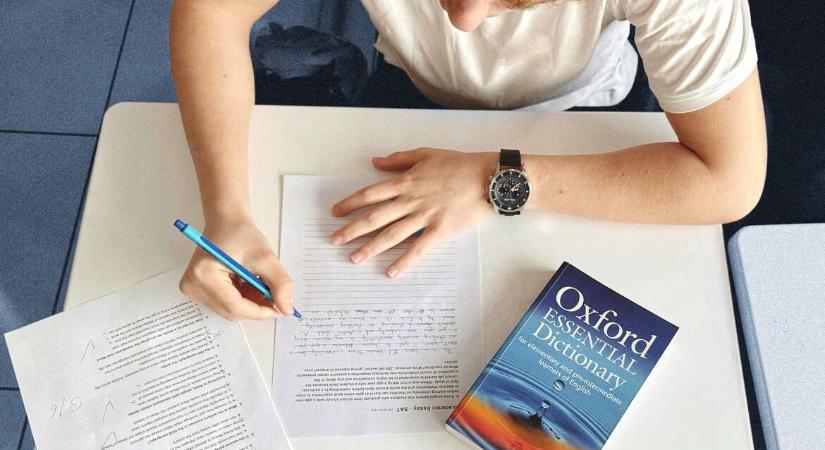 „Sok helyen még mindig 30-40 éves módszerekkel tanítanak” – Mi lesz így a magyarok nyelvtudásával?