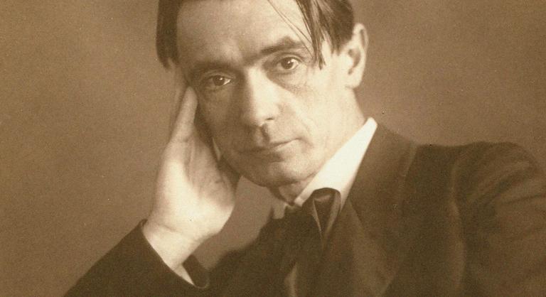 Szuperembert szánt a jövőnek a század egyik legnagyobb koponyája