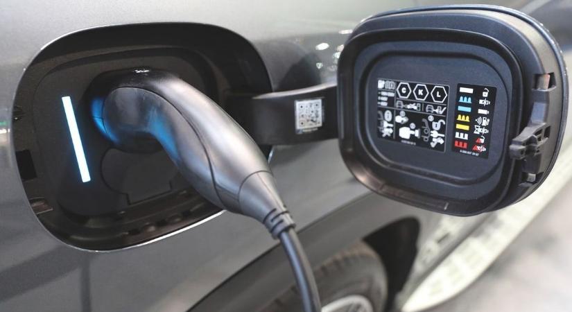 Mi történik a B kategóriás jogsival? – a legtöbben ki nem találnák, mi derült ki erről itthon