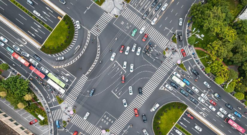 KRESZ-teszt: a vizsgán ezen sokan megbuknának - tudod a helyes sorrendet?