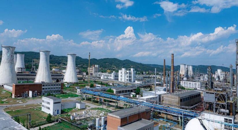 1200 dolgozót bocsát el az ország legnagyobb vegyipari vállalata