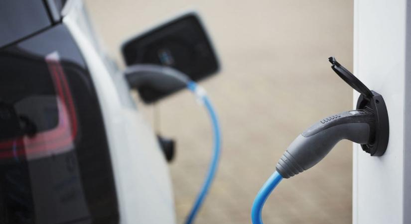 Minden ötödik új autó teljesen elektromos Európában