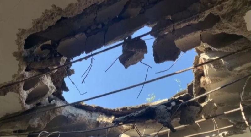 Megveszett a világ, Pakisztán háborút indított Afganisztán ellen