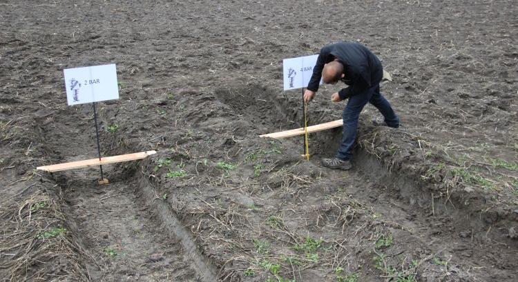 Gumiabroncsnyomás: kulcstényező a traktorok hatékonyságában
