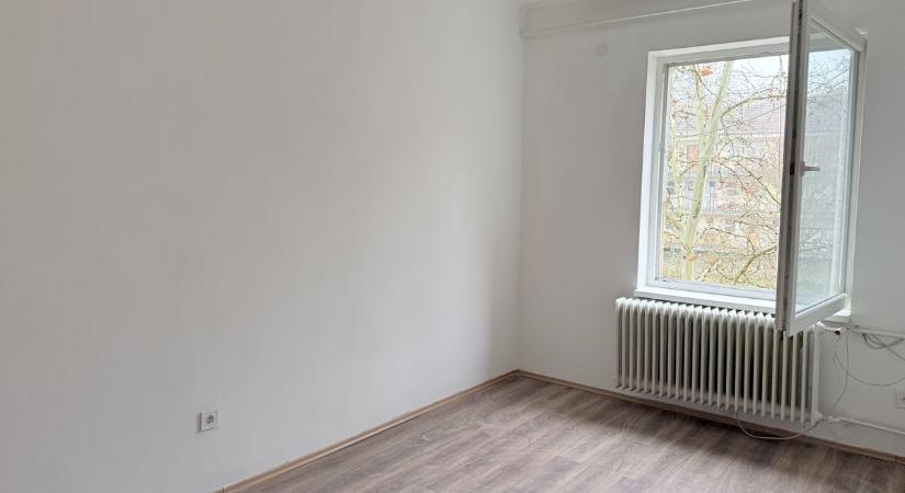 Célegyenesben a Vöröskereszt szociális lakásfelújítási programja Domaházán és Ózdon