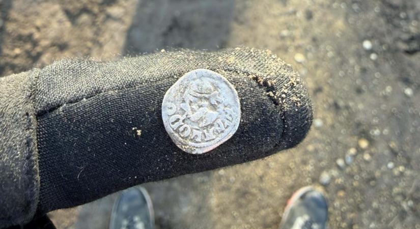 Nagy Lajos király ezüstpénzét találták meg Szigligeten