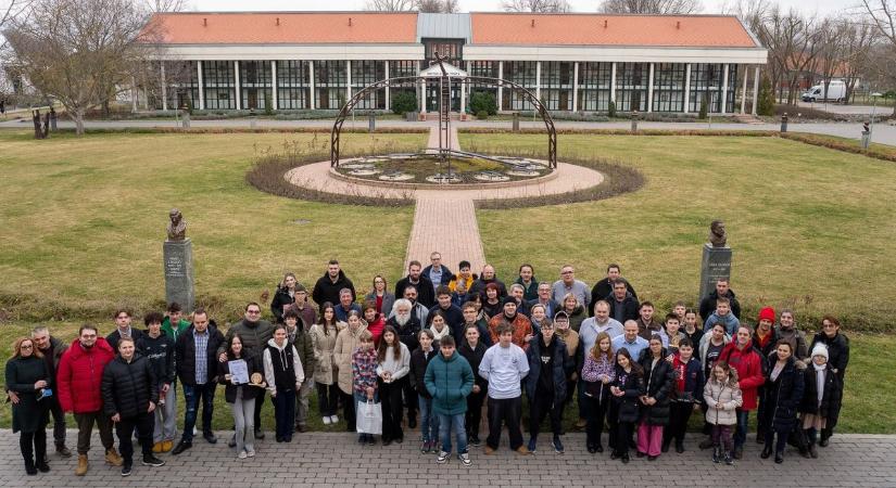 Ördöglakatverseny a Hungarikum Ligetben