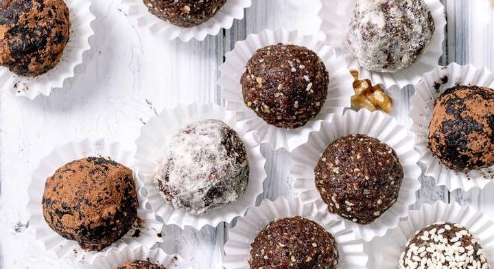 Kakaós datolyagolyó cukor nélkül: bűntudatmentes nassolnivaló