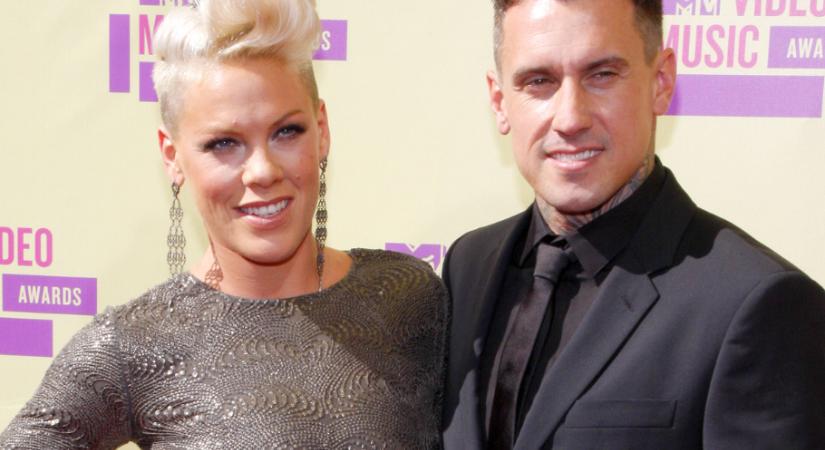 Pink és férje 20 év házasság után válik? Az énekesnő elárulta az igazságot