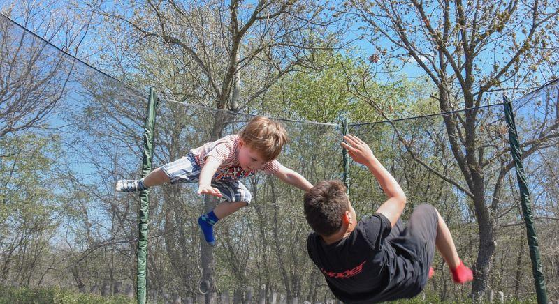 Dombóvári István ovis kisfia megvédte magát, azóta ő a falusi Batman