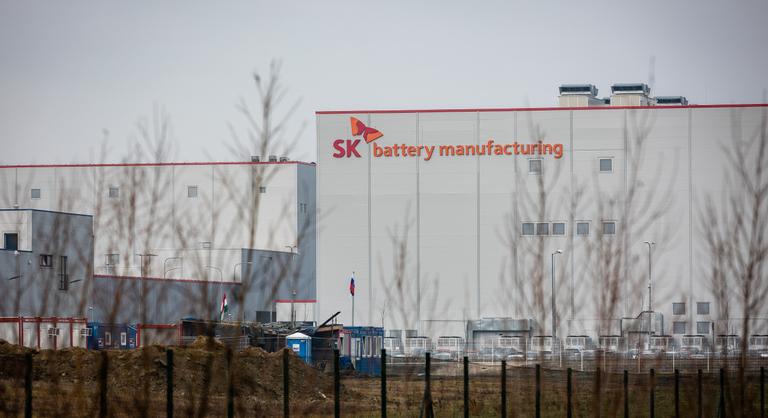 Átlátszó: nem a gödi az egyetlen akkumulátorgyár, ahol a dolgozókat többszörösen veszélyeztették