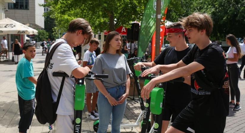 Itt a fordulat rollerügyben: így változtatja meg a szolnokiak hozzáállását egy új szabály