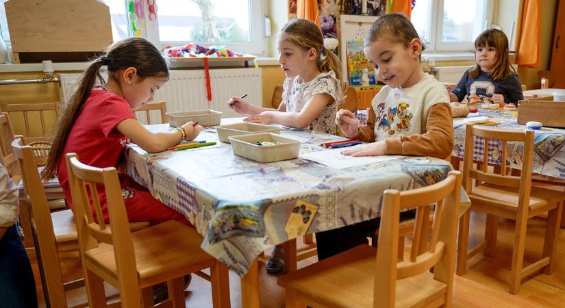 Megújultak a sarkadi óvodák: új játékokkal és eszközökkel gazdagodtak az intézmények