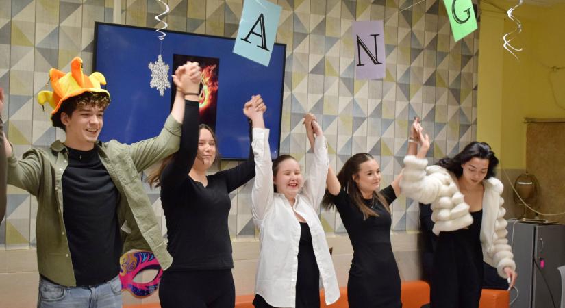 Farsangi filmforgatás a Cseresnyésben