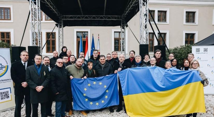 Így álltak egymás után Ukrajna mellé a Tisza Pártnak kampányoló politikusok