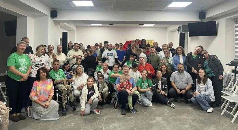 „Egy időben azt hittük, pár napon belül vége lesz a háborúnak” – így tartják egymásban a lelket Huszton