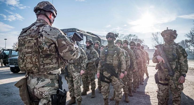 Már vonulnak a katonák az energetikai létesítményekhez – képek