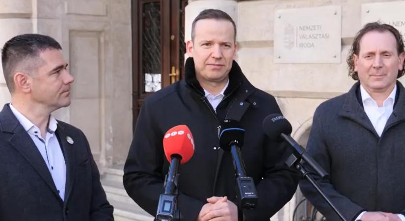 A Mi Hazánk bejelentette, hogy mindenhol összegyűjtötte az ajánlásokat, az országos listájukat pedig Toroczkai László vezeti