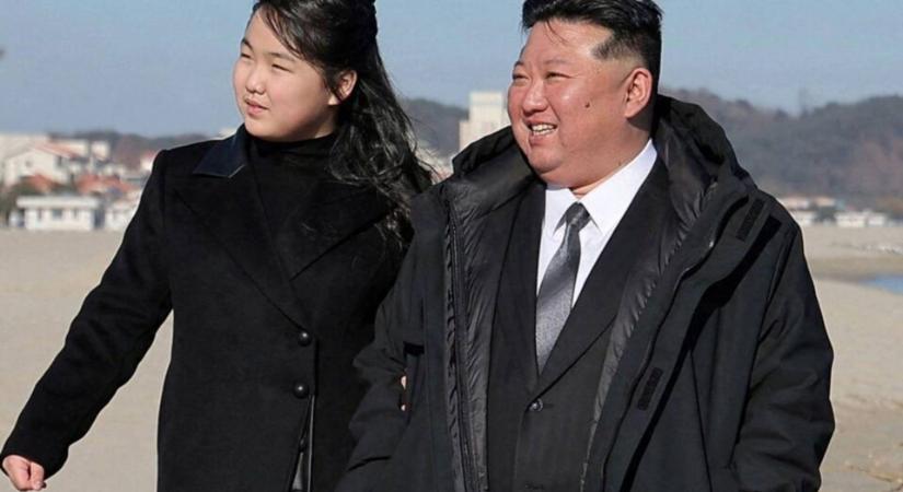 Kim Dzsong-un békejobbot nyújt – feltéve, hogy atomhatalomnak hívjuk. És meghívja Trumpot is. Mi baj lehet?