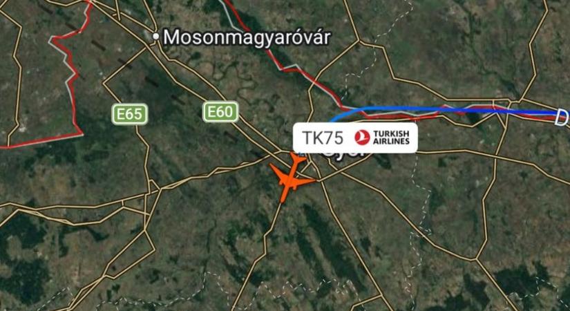 Kényszerleszállás miatt Győrtől nem messze engedte ki a kerozint egy vancouveri járat