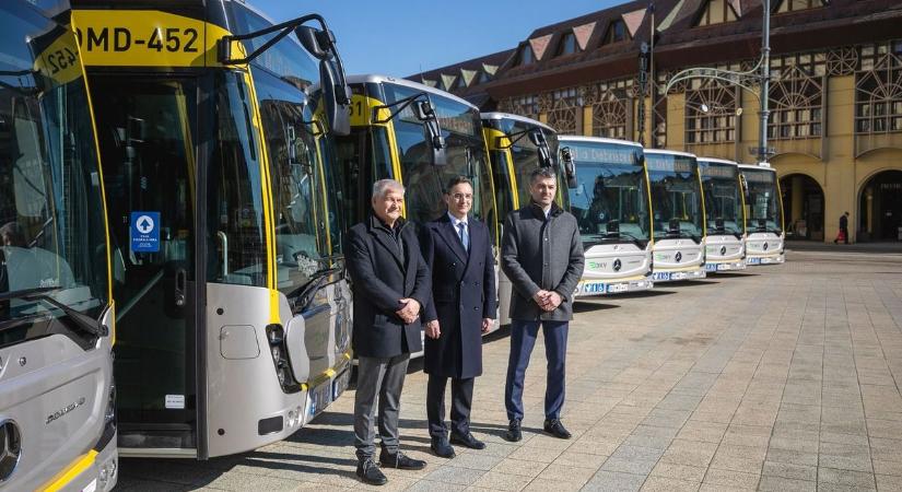 Ez igen! Szuper járművekkel gazdagodott a debreceni flotta, még a sofőrt is figyelik a buszok – fotókkal, videóval
