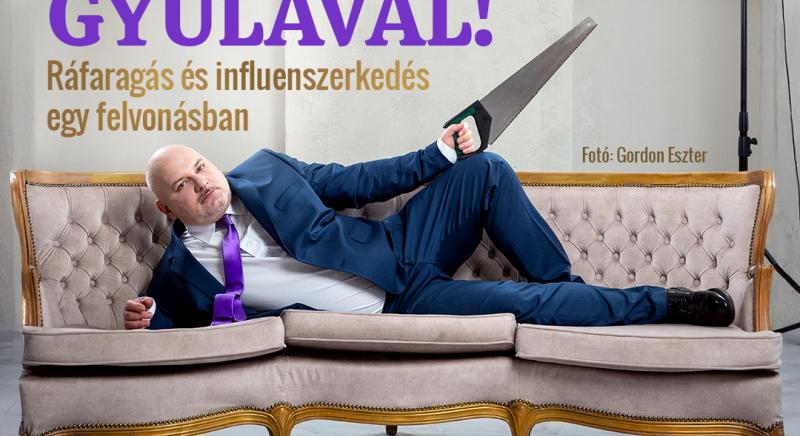 Megérkezett Litkai Gergely új darabja, a Gyalulj Gyulával! – Ráfaragás és influenszerkedés egy felvonásban