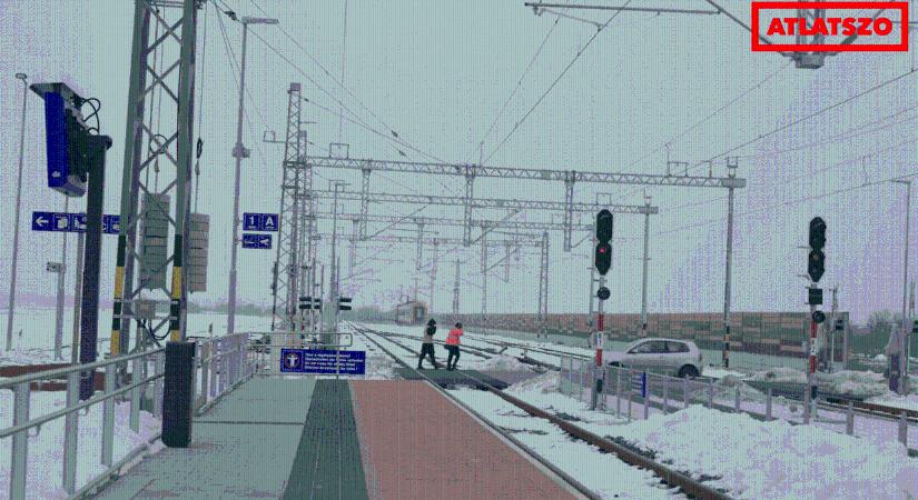 Extrém hosszú várakozásra készülhetnek az autósok a Budapest-Belgrád vonal átkelőinél