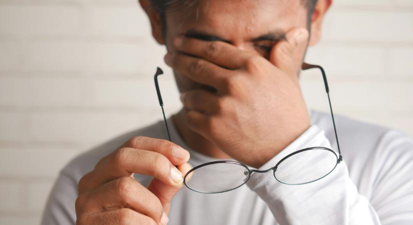 Annyi vodkát és bort ivott, hogy teljesen besárgult a bőre – úgy nézett ki mint a Simpson család egyik karaktere