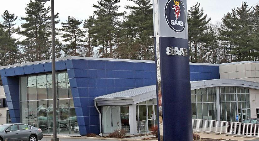 Rejtély, mit keres egy Porsche a rég bezárt szalonban