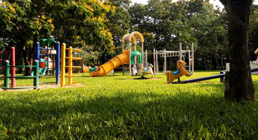 Megújult a játszótér és a Kultúrház Szaván