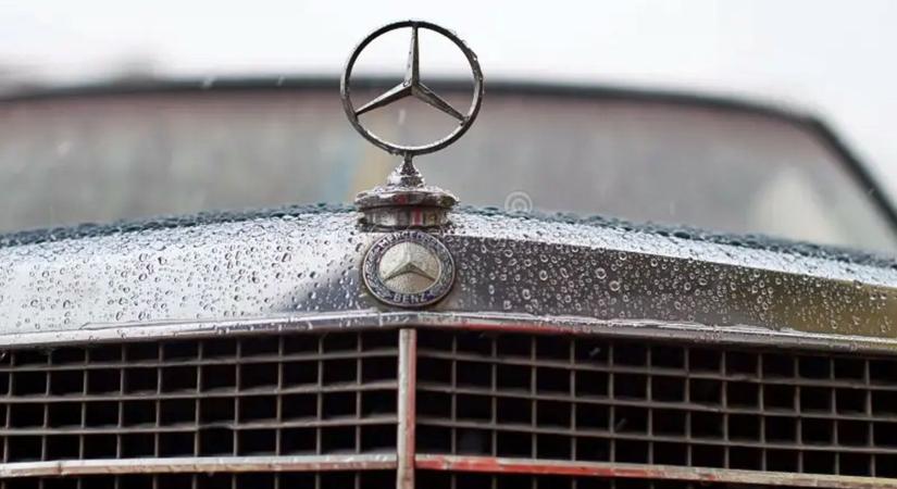 Titokzatos autóval járják a zalai településeket, és erőszakosan tukmálnak árukat az idősekre