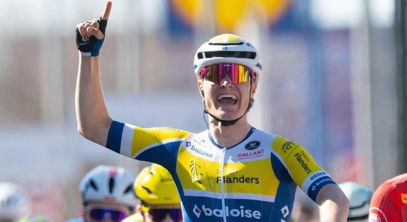 Prbl kt lbbal a fldn maradni Tom Crabbe