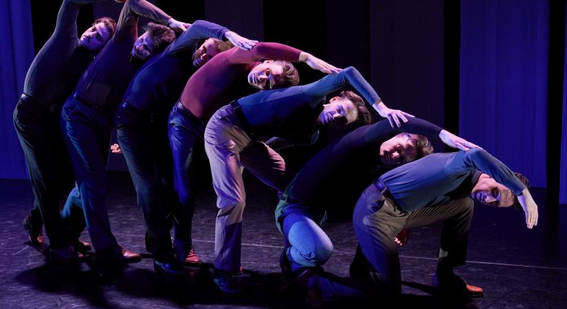 Teltház előtt mutatta be legújabb előadását a Duna Táncműhely