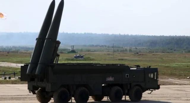 Franciaország válaszolt az orosz kijelentésre, miszerint „nukleáris fegyvereket” adna át Ukrajnának