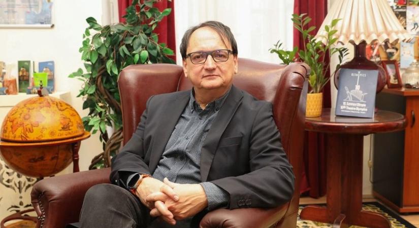 Pécsi rendezővel és „díszletcserével” startol az évad